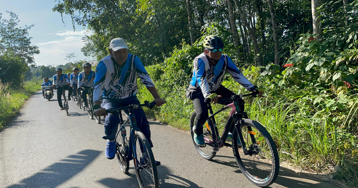 Membangun Kebugaran dan Solidaritas: Pegawai Lapas Narkotika Karang Intan Gowes Bersama Komunitas "Laki Bini"