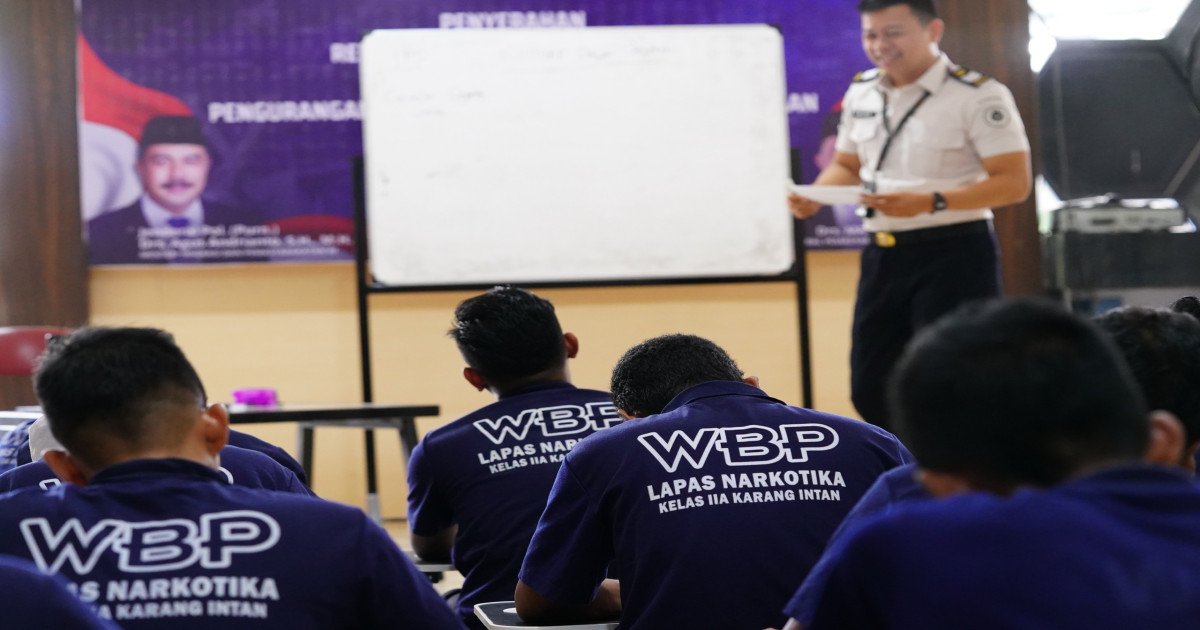 Belajar Sejarah melalui Paket B, Warga Binaan Lapas Narkotika Karang Intan Kenali Beragam Sumber Sejarah